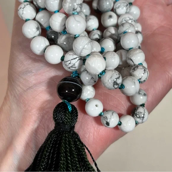 Vintage Y2K Boho Southwestern white howlite banded agate Long Mala Bead Necklace - Picture 5 of 16